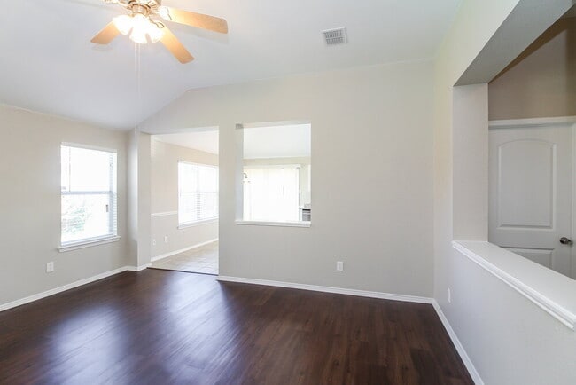 709 Gillon Dr in Arlington, TX - Building Photo - Building Photo