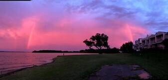 402 Oakbrook Dr in Lewisville, TX - Building Photo