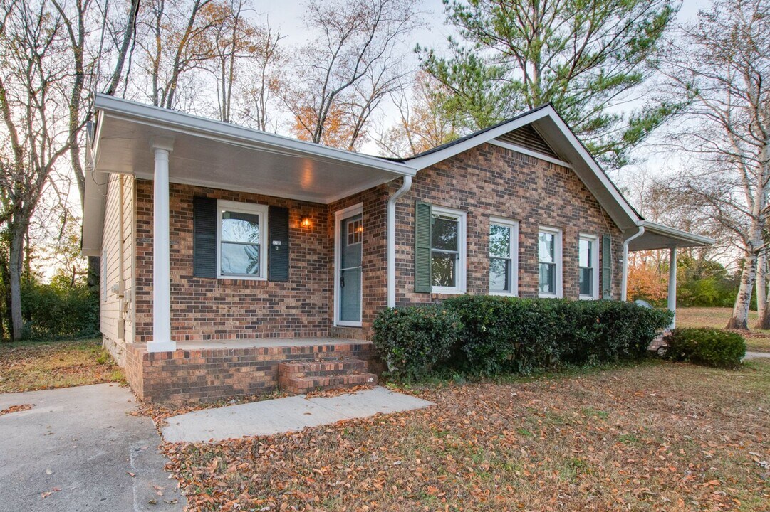 2705 Wilson Dr NW in Huntsville, AL - Building Photo