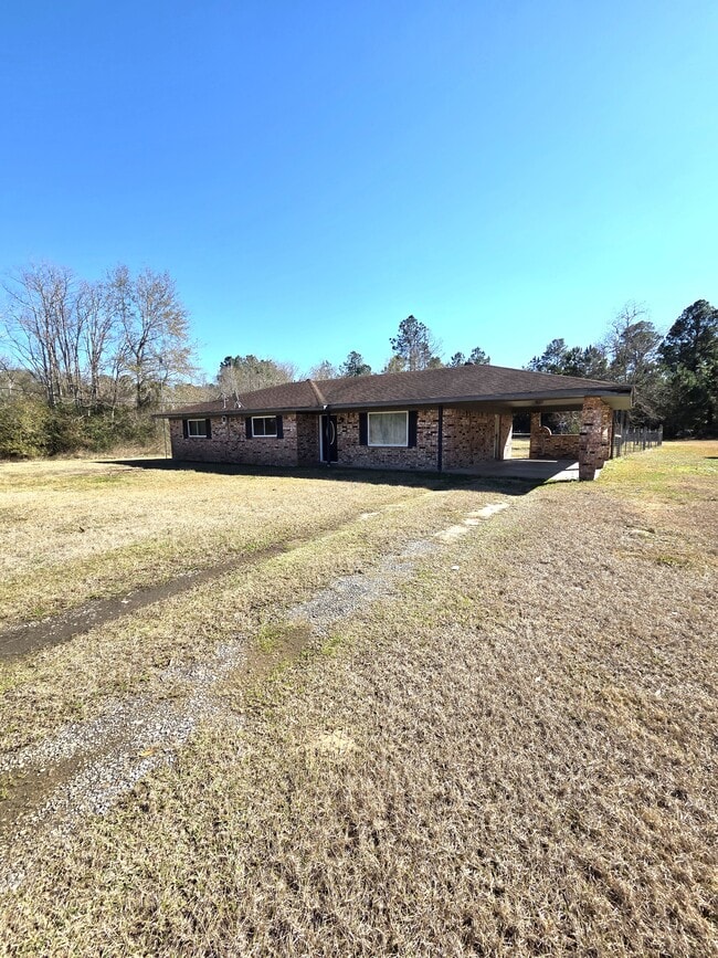 121 County Rd 637 in Buna, TX - Building Photo - Building Photo