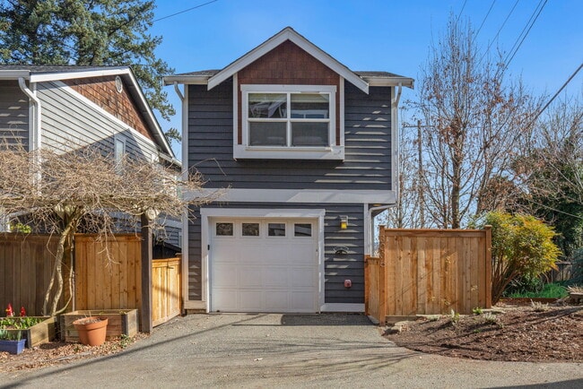 3006 SW Hinds St in Seattle, WA - Building Photo - Building Photo