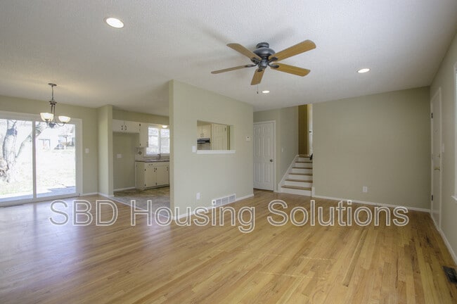 9313 Palmer Ave in Kansas City, MO - Building Photo - Building Photo