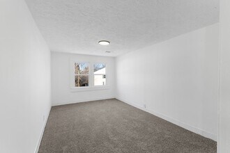 3042 Greenwood Ave in Louisville, KY - Building Photo - Building Photo