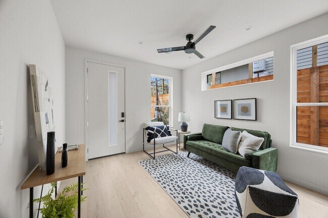 1709 Maple Ave, Unit 2B in Austin, TX - Building Photo - Building Photo