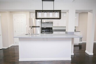 927 Pine St in Philadelphia, PA - Building Photo - Building Photo