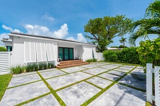 8834 Abbott Ave in Surfside, FL - Building Photo - Building Photo