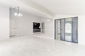 15530 Camino Del Sol Dr in Houston, TX - Building Photo - Building Photo