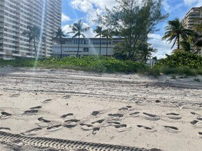 1936 S Ocean Dr in Hallandale Beach, FL - Building Photo - Building Photo