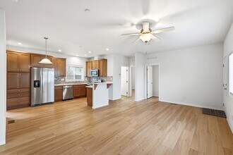 7317 Kelvin Ave in Los Angeles, CA - Foto de edificio - Building Photo