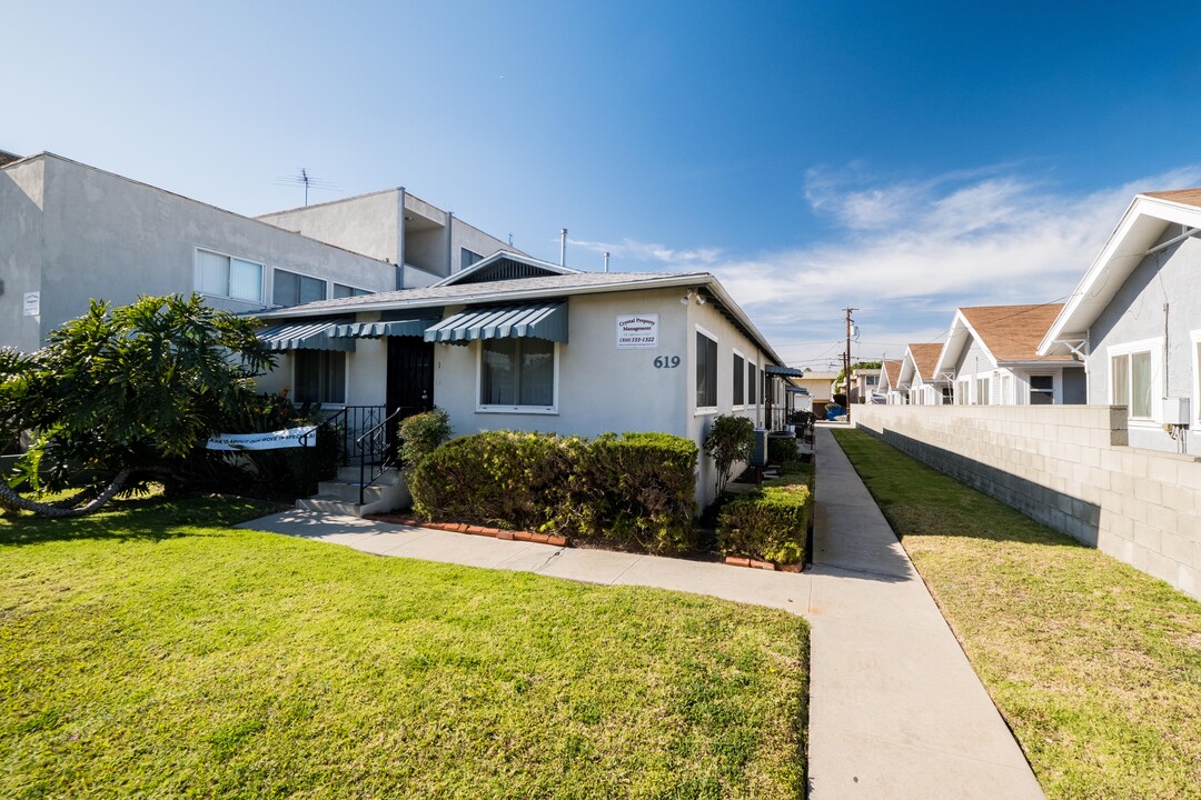 Chattin Apartments in Inglewood, CA - Building Photo