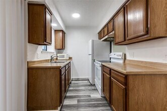 2111 E Belt Line Rd in Richardson, TX - Building Photo - Building Photo