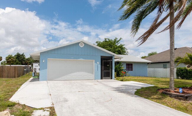 1481 SW Gastador Ave in Port St. Lucie, FL - Building Photo - Building Photo