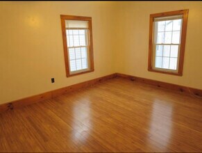 90 Wallace St, Unit 2T in Somerville, MA - Foto de edificio - Building Photo