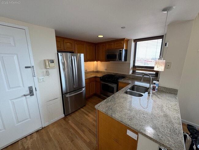 116-24 Grosvenor Ln in Queens, NY - Building Photo - Building Photo