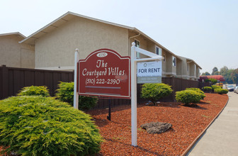 Courtyard Villa Apartments in El Sobrante, CA - Building Photo - Building Photo