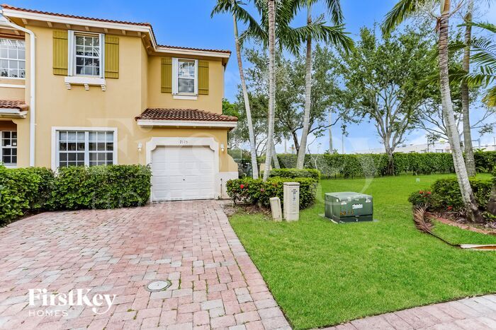 2175 NE 7th St in Homestead, FL - Building Photo