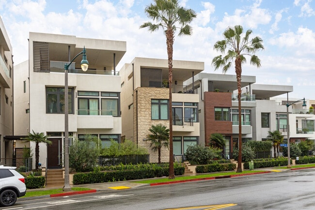 5902-5926 Firefly Pl Dr in Playa Vista, CA - Building Photo - Building Photo