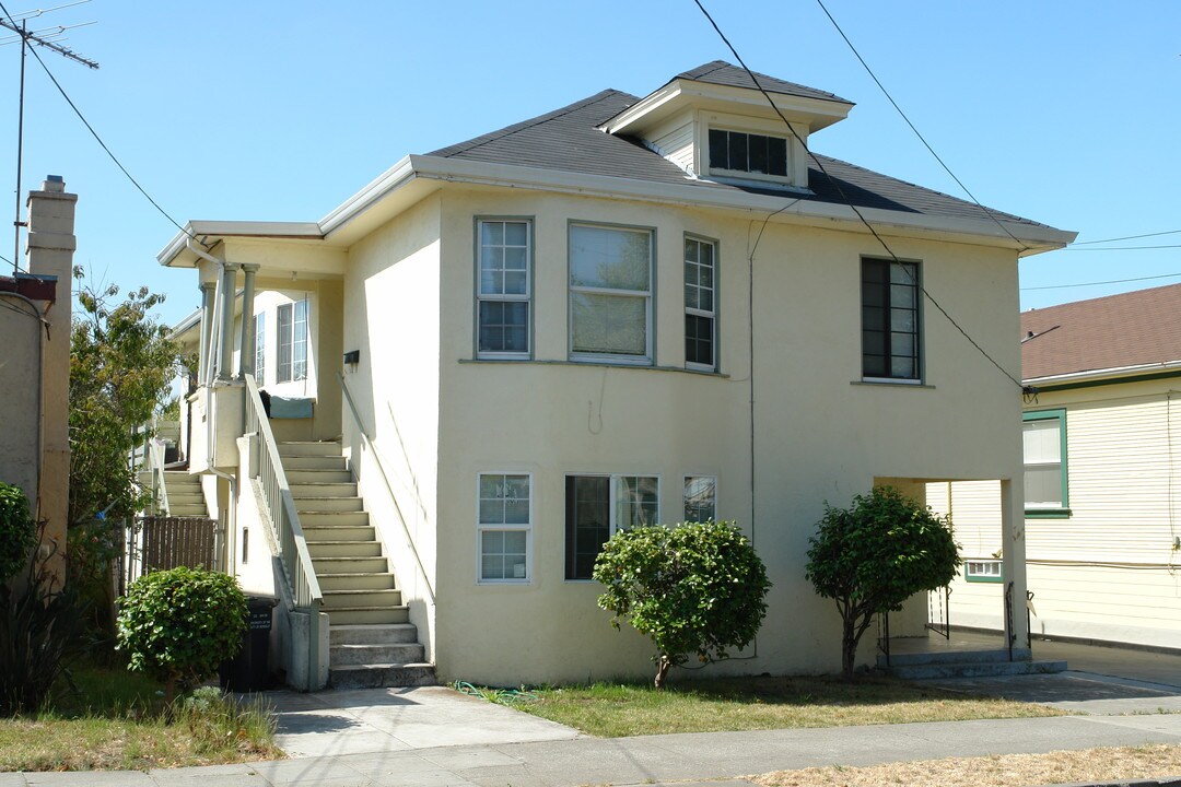 1520 Alcatraz Ave in Berkeley, CA - Foto de edificio