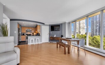 1009 Expo Blvd in Vancouver, BC - Building Photo - Building Photo