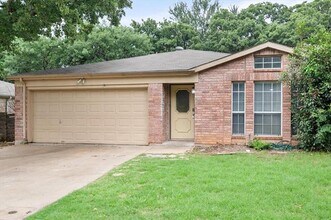 1217 Hidden Creek Dr in Mansfield, TX - Building Photo - Building Photo