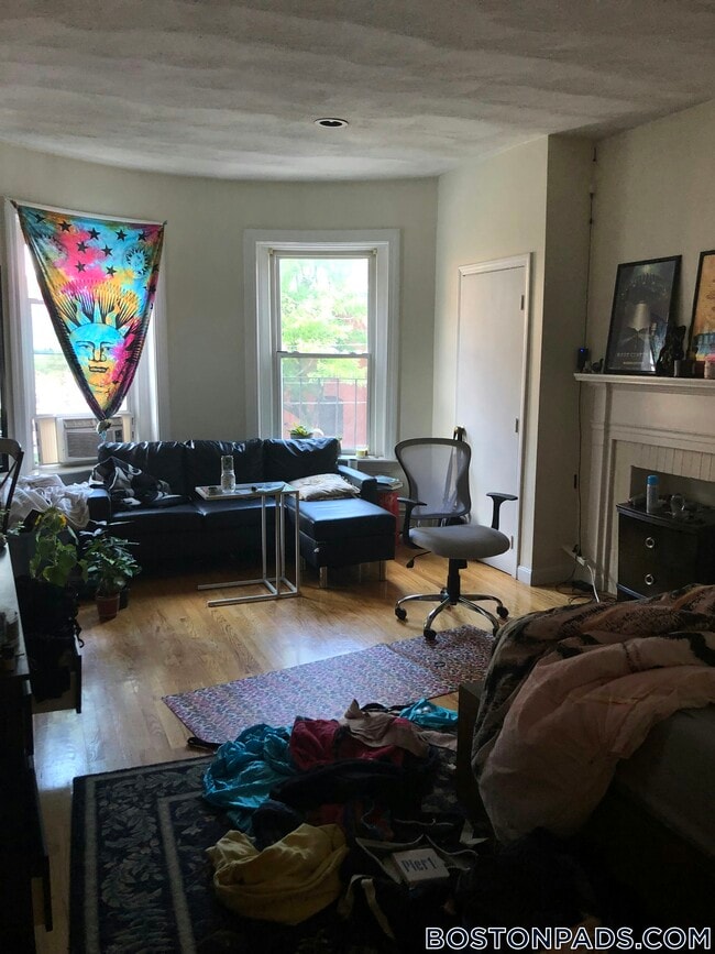 14 Wait St, Unit 2F in Boston, MA - Foto de edificio - Building Photo