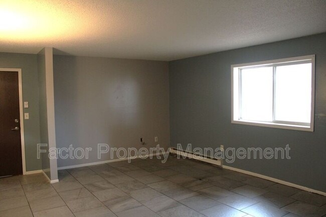 418 Allan Ave in North Mankato, MN - Building Photo - Building Photo