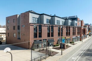Shoppes on Clybourn in Chicago, IL - Building Photo