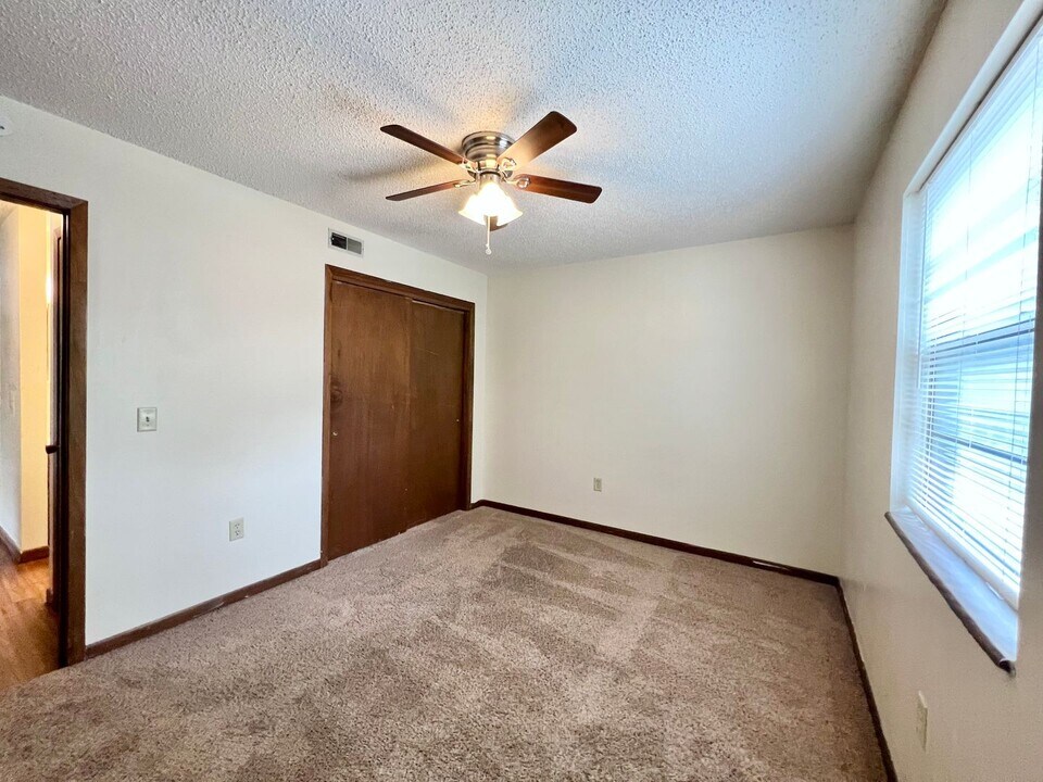 1113 Bertrand St in Manhattan, KS - Building Photo