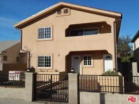 2517 S Orange Dr in Los Angeles, CA - Building Photo