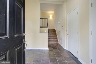 6923 Tyndale St in McLean, VA - Building Photo - Building Photo