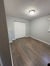 424 W Washington St, Unit 2 in Charleston, WV - Building Photo - Building Photo