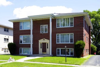 4515 S Grove Ave in Brookfield, IL - Foto de edificio - Primary Photo