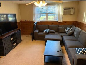 89 Pleasant St, Unit 89 Pleasant Street A3 in Medfield, MA - Foto de edificio - Building Photo