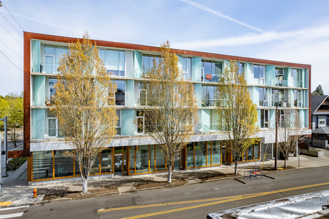 2530 SE 26th Ave in Portland, OR - Foto de edificio - Building Photo