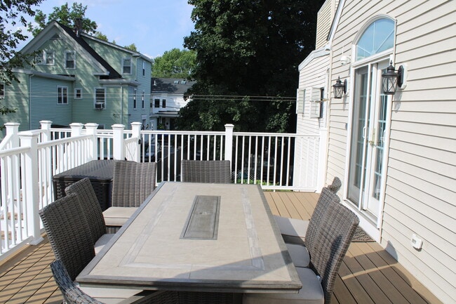 33 Franklin St, Unit 2