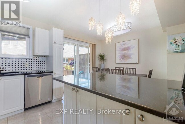 259 Monterey Dr in Ottawa, ON - Building Photo - Building Photo