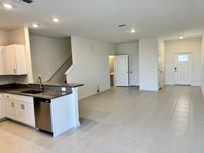 32050 Spiceberry St in San Antonio, FL - Building Photo - Building Photo