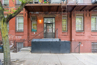 875 Driggs Ave in Brooklyn, NY - Building Photo - Building Photo