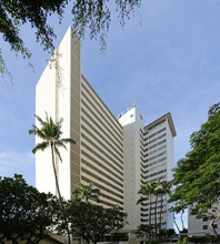 Colony Surf Building in Honolulu, HI - Foto de edificio - Building Photo