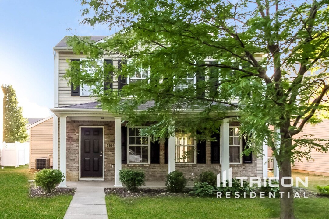 3934 Lincoln Rd in Indianapolis, IN - Building Photo