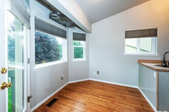 12105 Woodchase Cir in Anchorage, AK - Building Photo - Building Photo