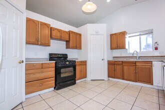 1950 Emerald Dr-Unit -House in Prescott, AZ - Building Photo - Building Photo