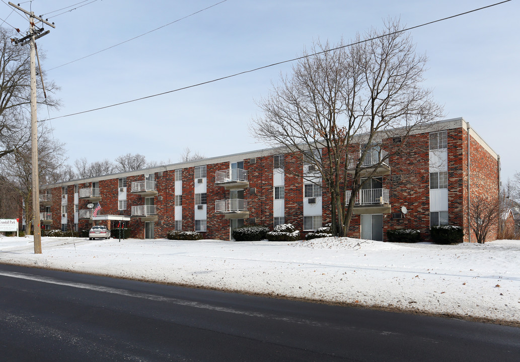 Crandall Park Apartments in Youngstown, OH - Foto de edificio