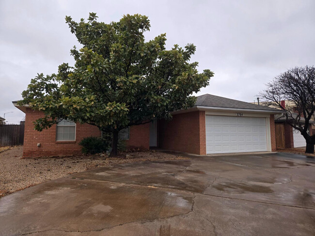 2704 85th St in Lubbock, TX - Building Photo - Building Photo