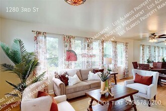 1280 3rd St in Los Alamos, NM - Building Photo - Building Photo