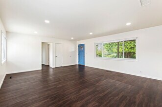 3594 La Entrada in Santa Barbara, CA - Building Photo - Building Photo