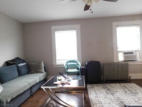 176 Totowa Rd in Totowa, NJ - Building Photo - Building Photo