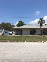 1505-1515 Memoli Ln in Ft. Myers, FL - Building Photo - Building Photo