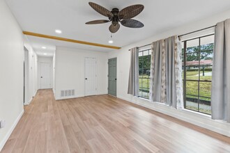 5925 Couton Dr in Mobile, AL - Building Photo - Building Photo