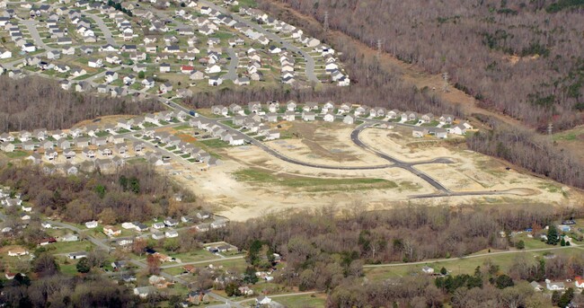 Brassfield Meadows in Burlington, NC - Building Photo - Building Photo